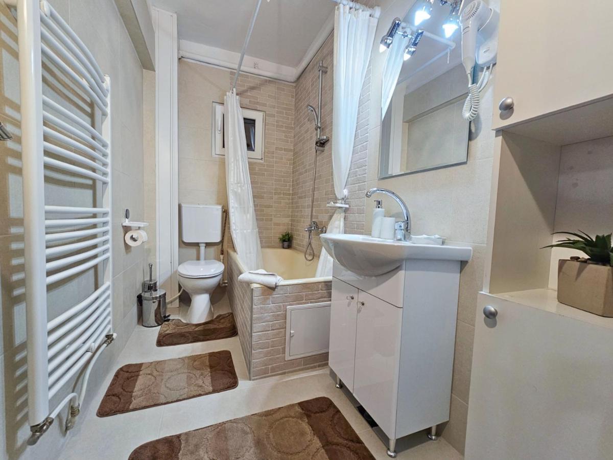 Central Park Apartment Turda Eksteriør billede